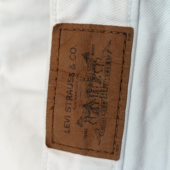 Levi's 545 Women's Low Boot Cut White Denim Jeans Size 10M - Picture 9 of 9